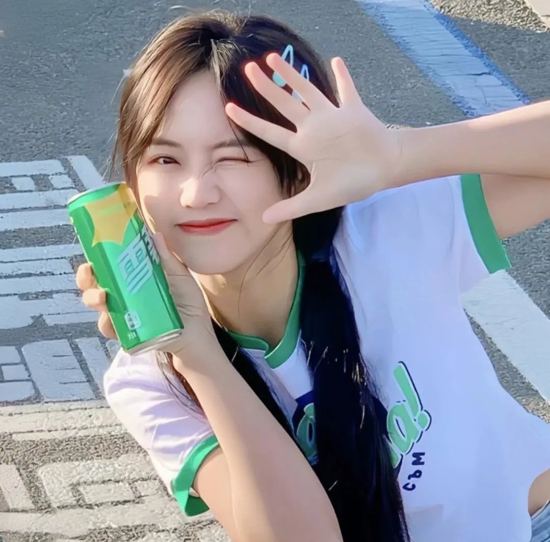 不动声色的柏田小姐与喜形于色的太田君